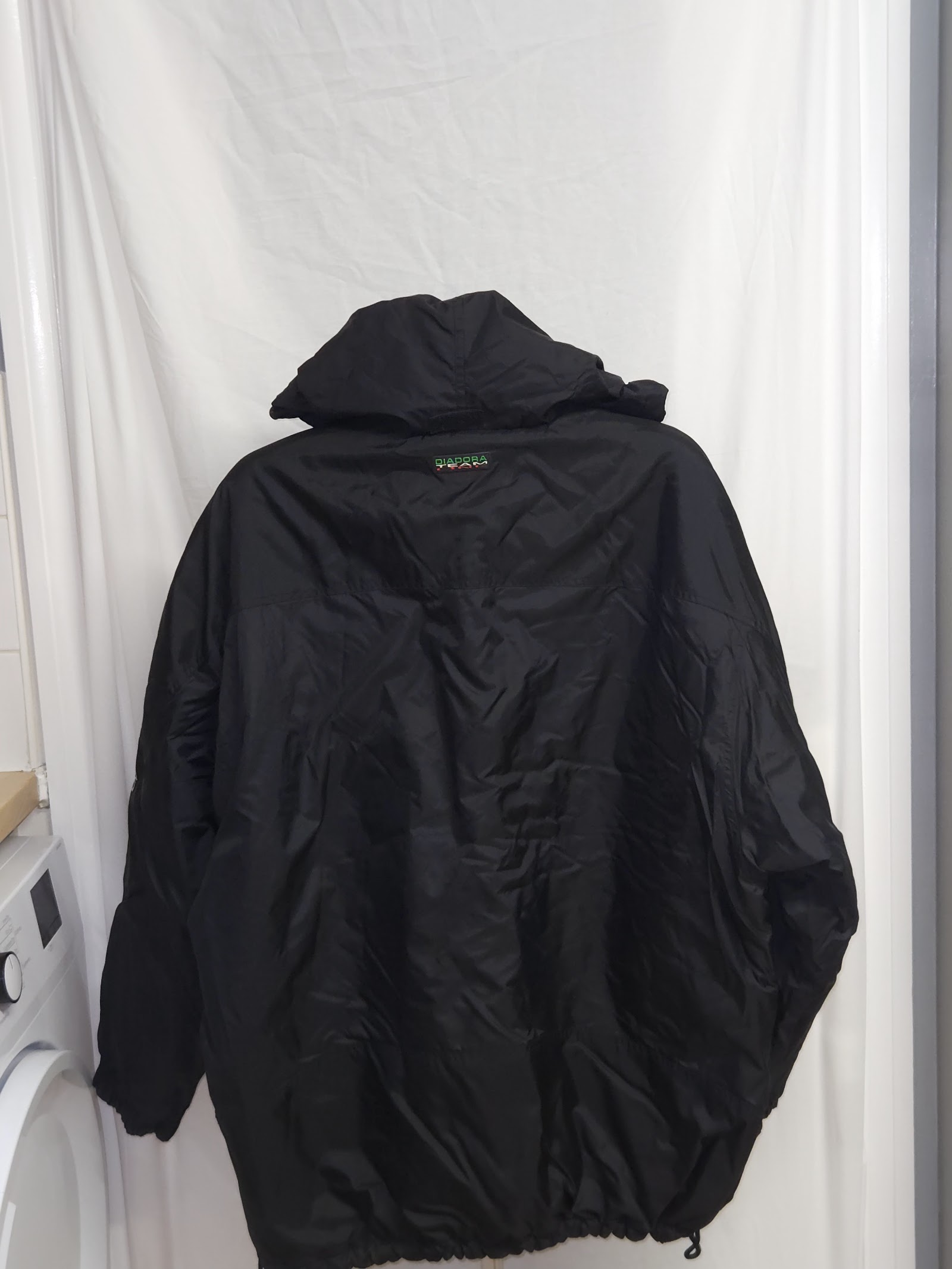 Genuine Diadora Black Hooded Lightweight Windbreaker Jacket, L, photo 2