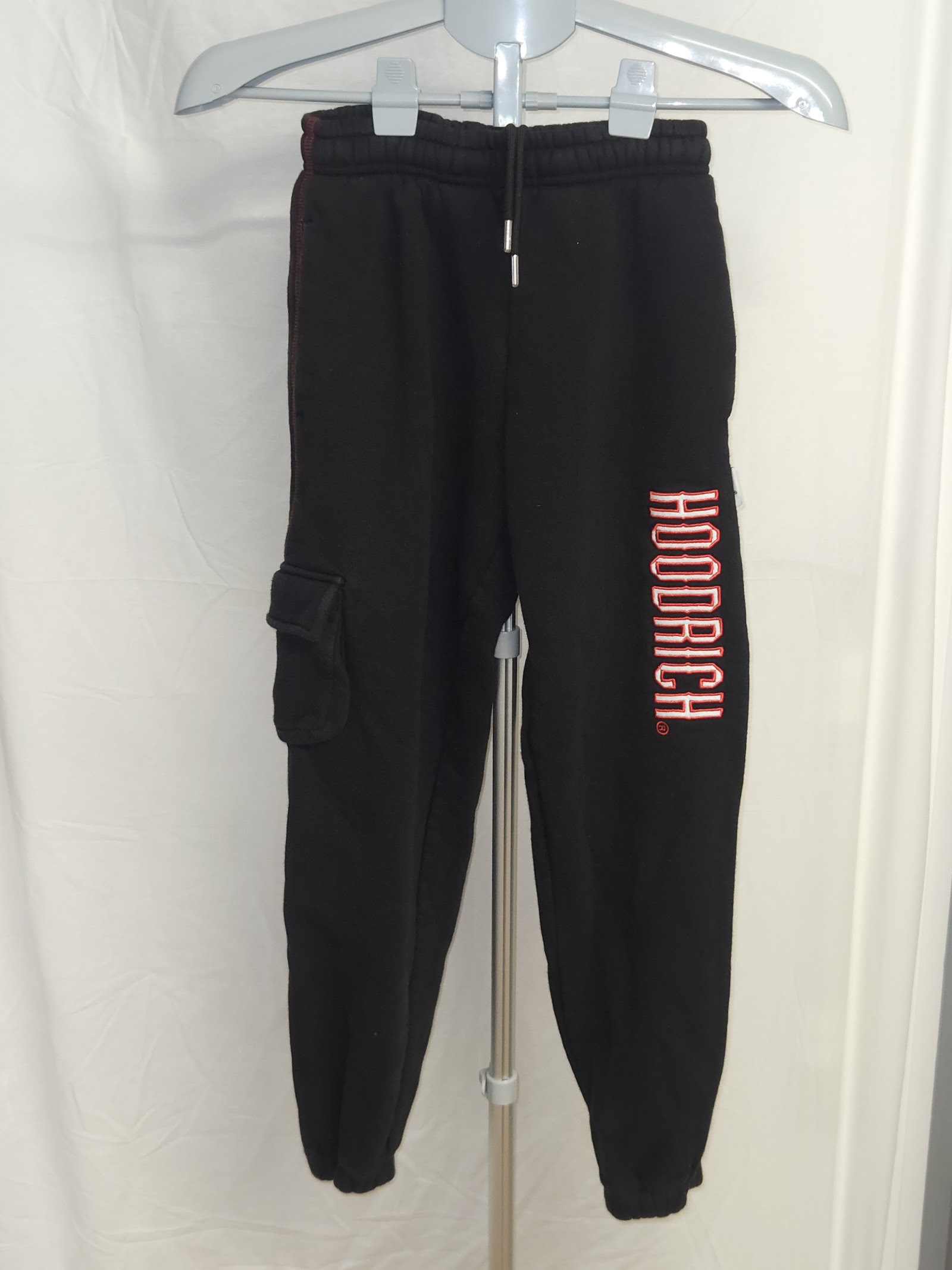 Hoodrich Black embroidered-logo cargo cuffed joggers