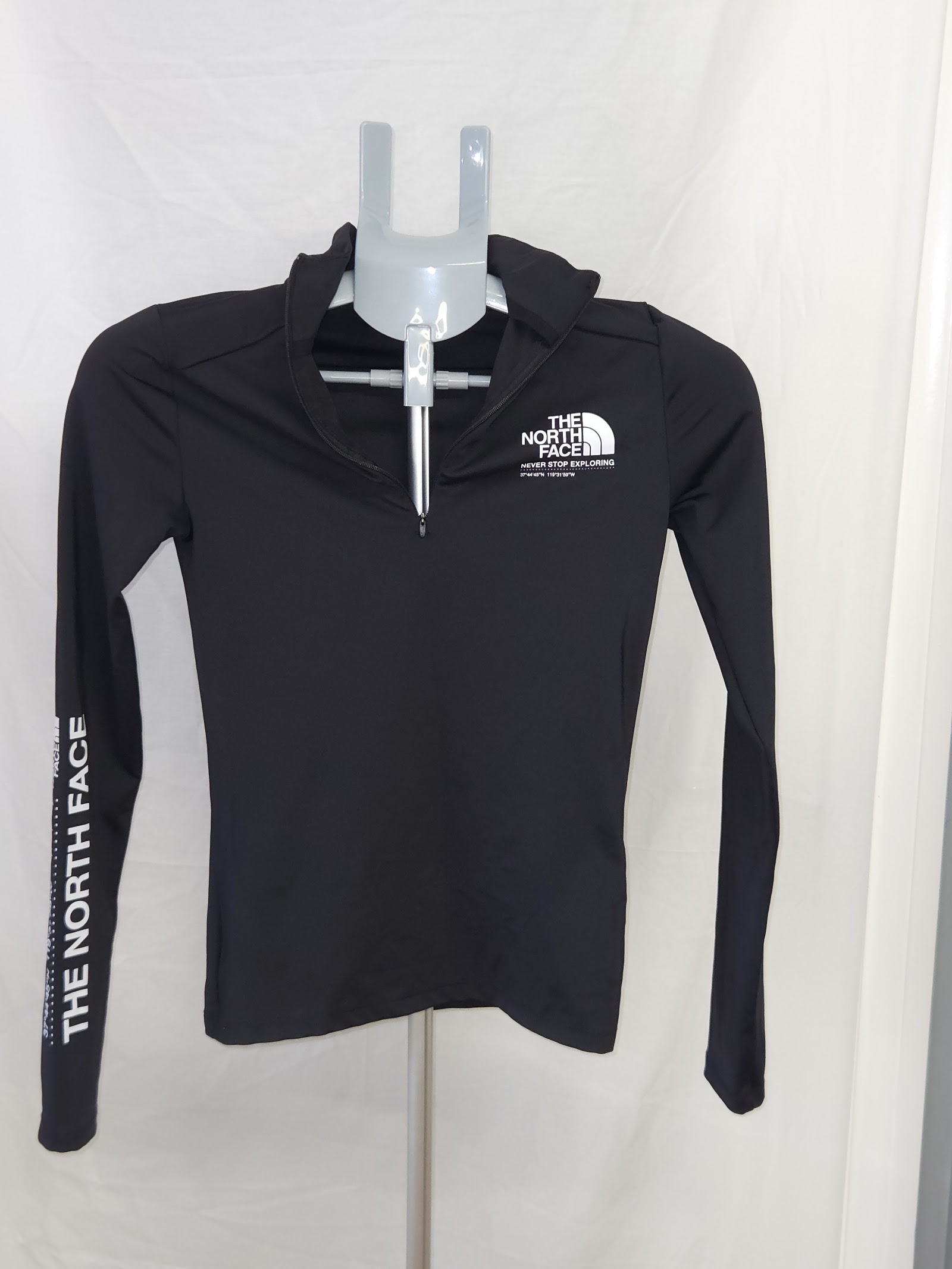 The North Face Women's Black Half Zip Performance Top Size S
