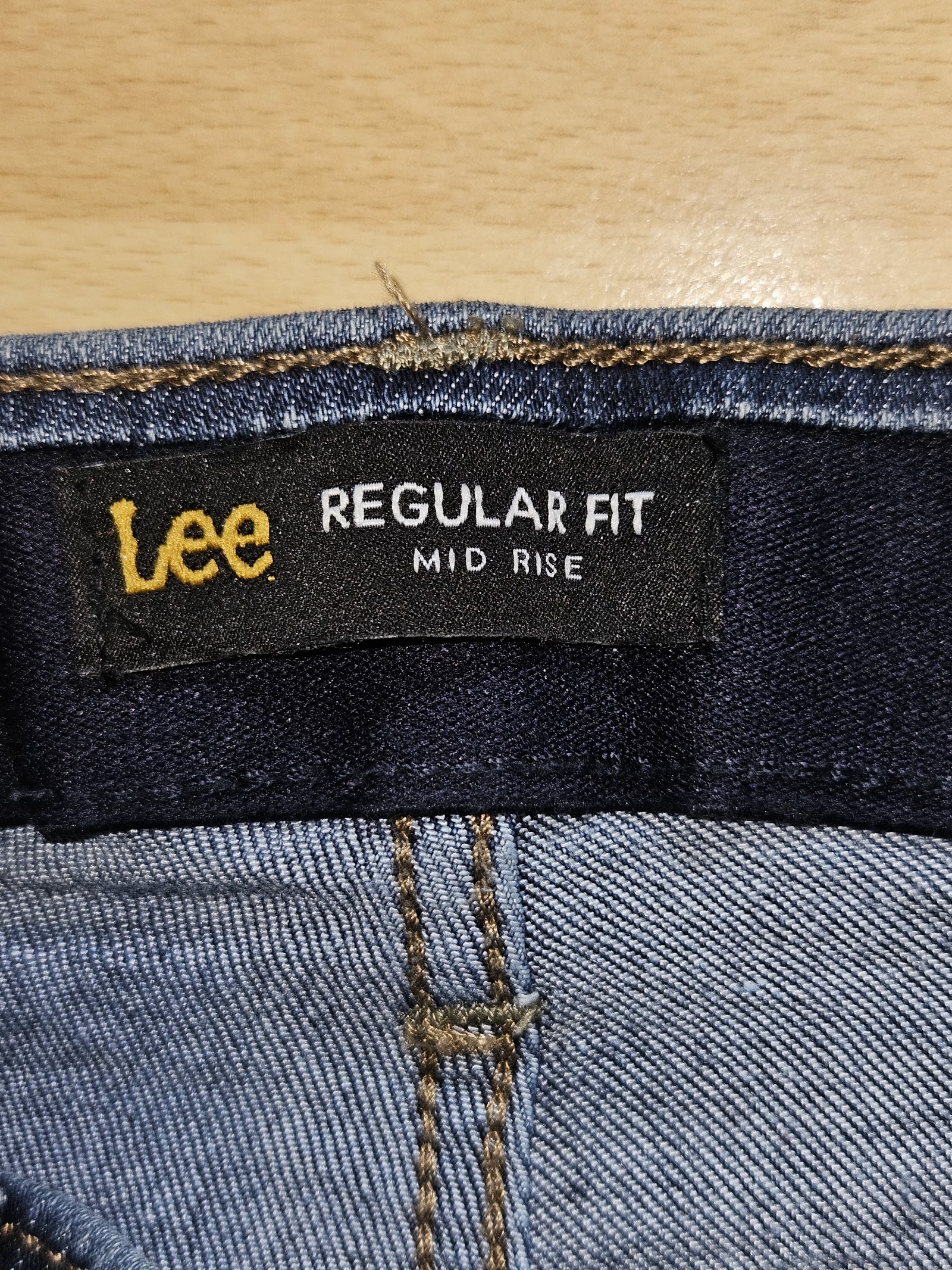 Genuine Lee Women's Regular Fit Mid Rise Capri Jeans Size 10 Medium, 10 Medium, photo 4