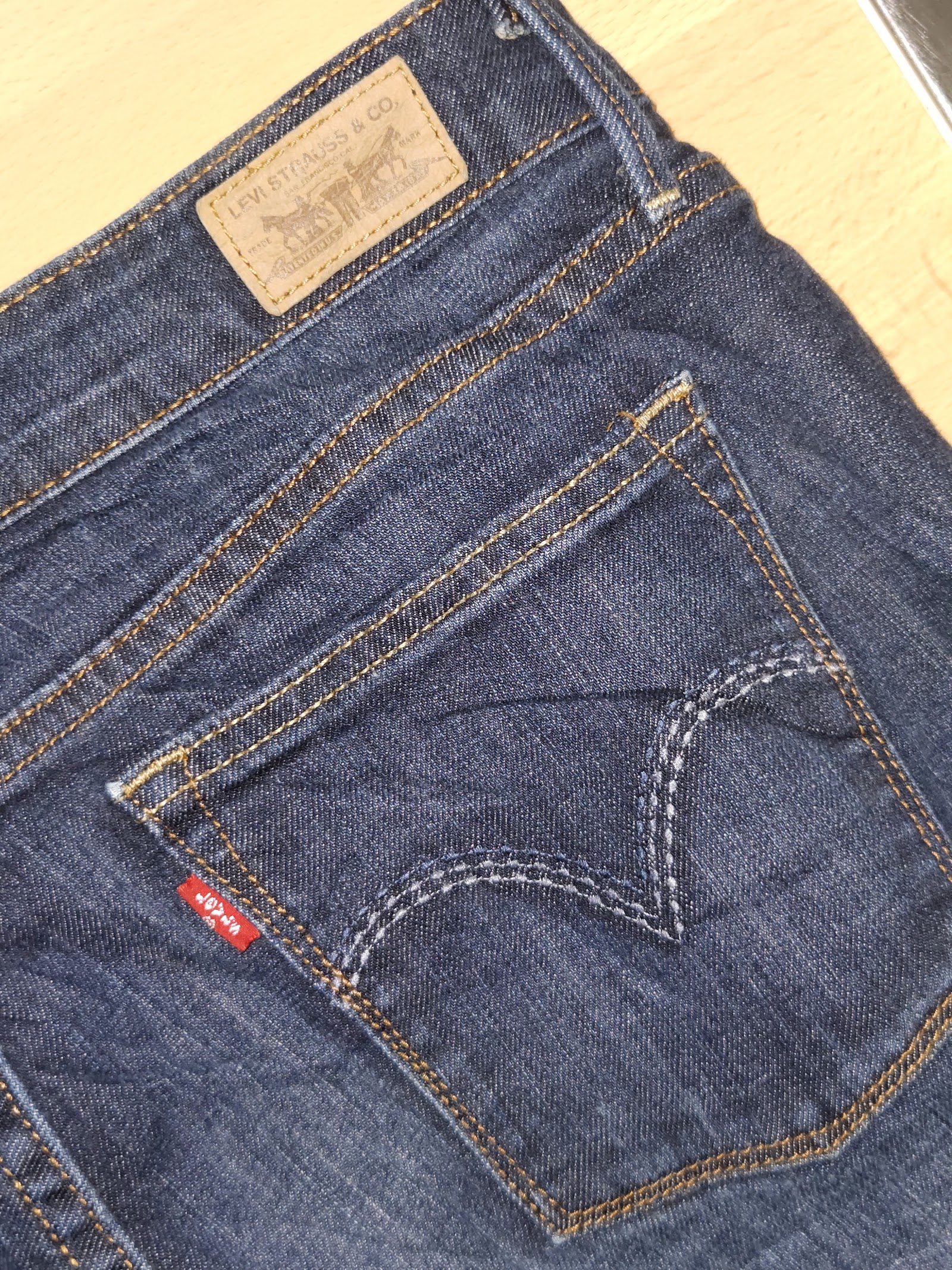 Genuine Levi's 515 Dark Blue Turned Cuff Capri Jeans, 12 Petite, photo 5