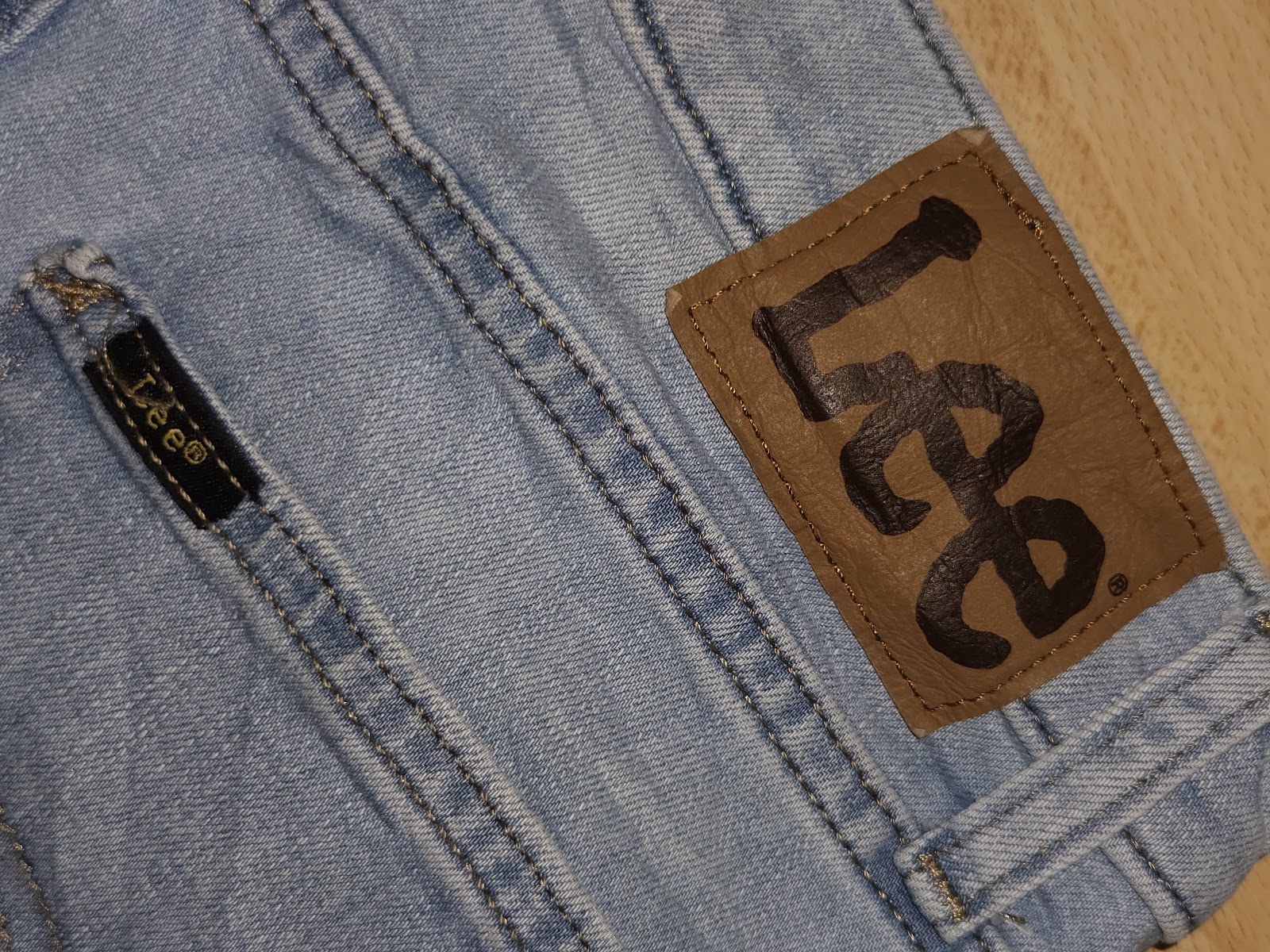 Genuine Lee Light Blue Raw Hem Cropped Jeans, Measured W29 approx., photo 4