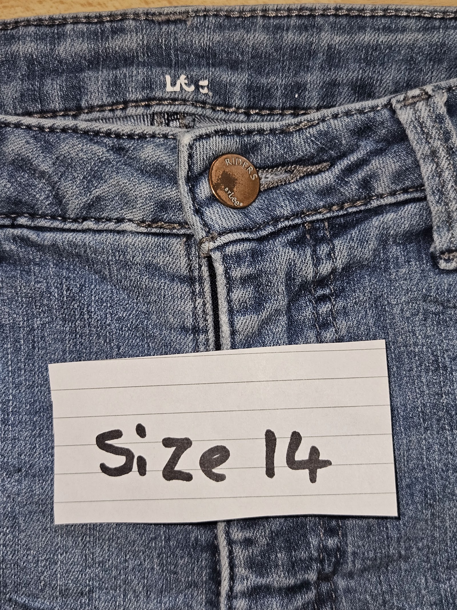 Genuine Riders by Lee Mid Blue Five Pocket Capri Jeans, Measured UK 14, photo 3
