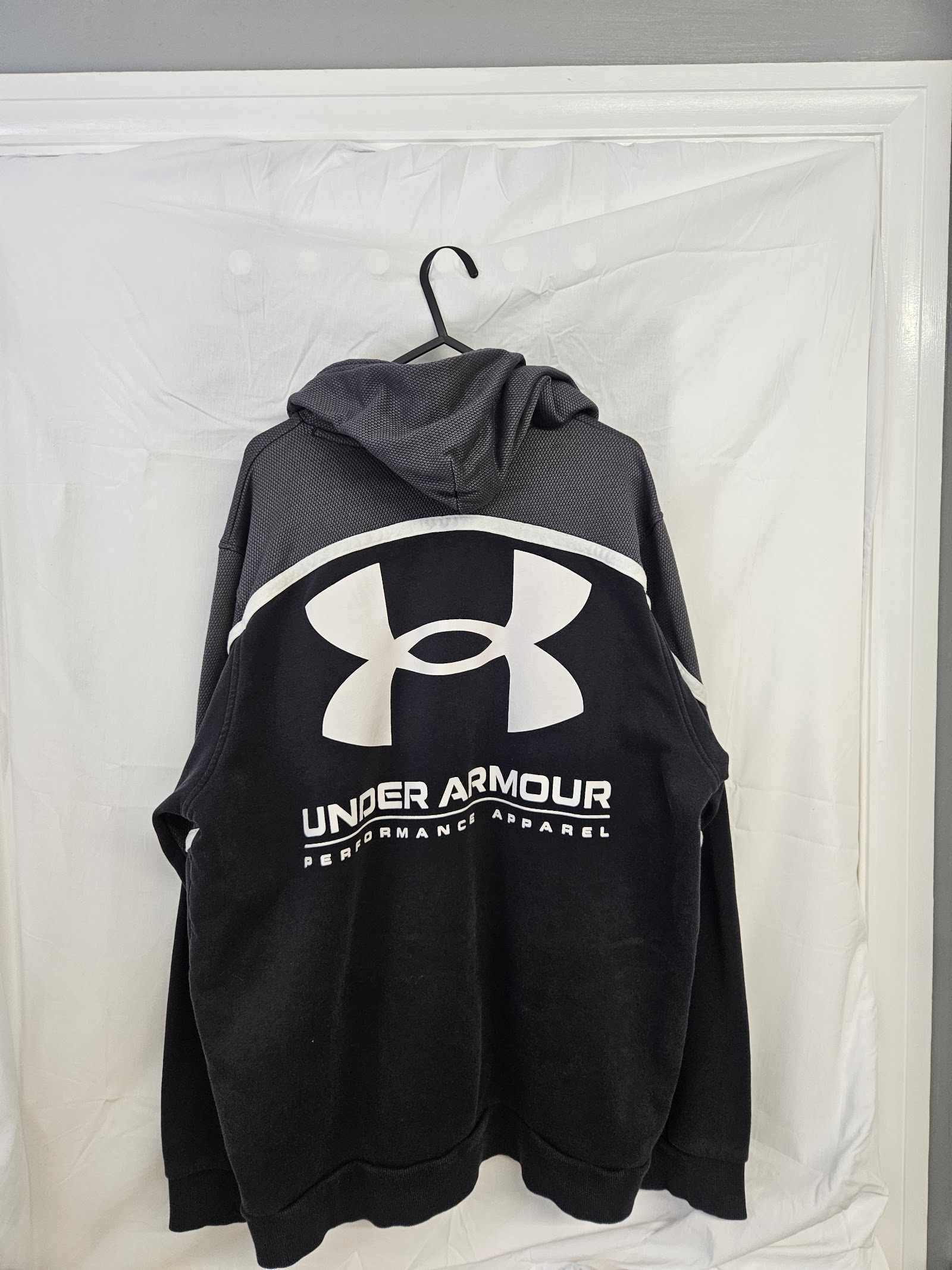 Genuine Under Armour Red and black ColdGear loose-fit hoodie, Large, photo 3