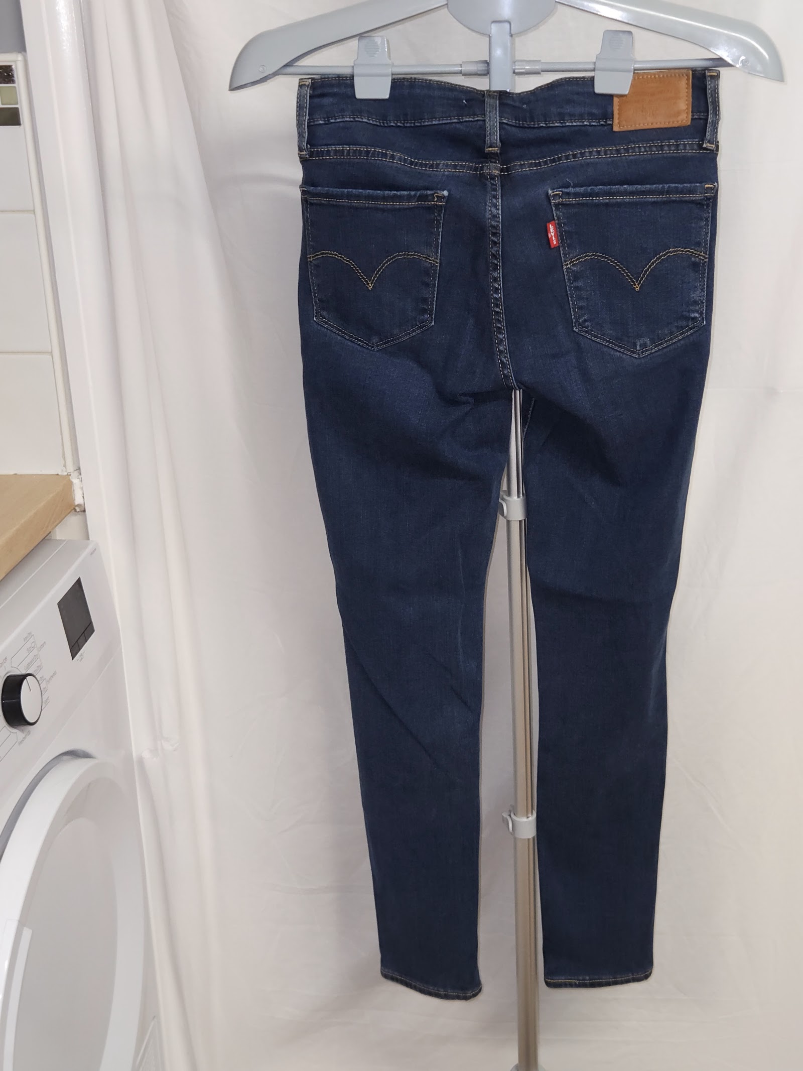 Genuine Levi's 711 Skinny Dark Blue Jeans, W26 L28, photo 2