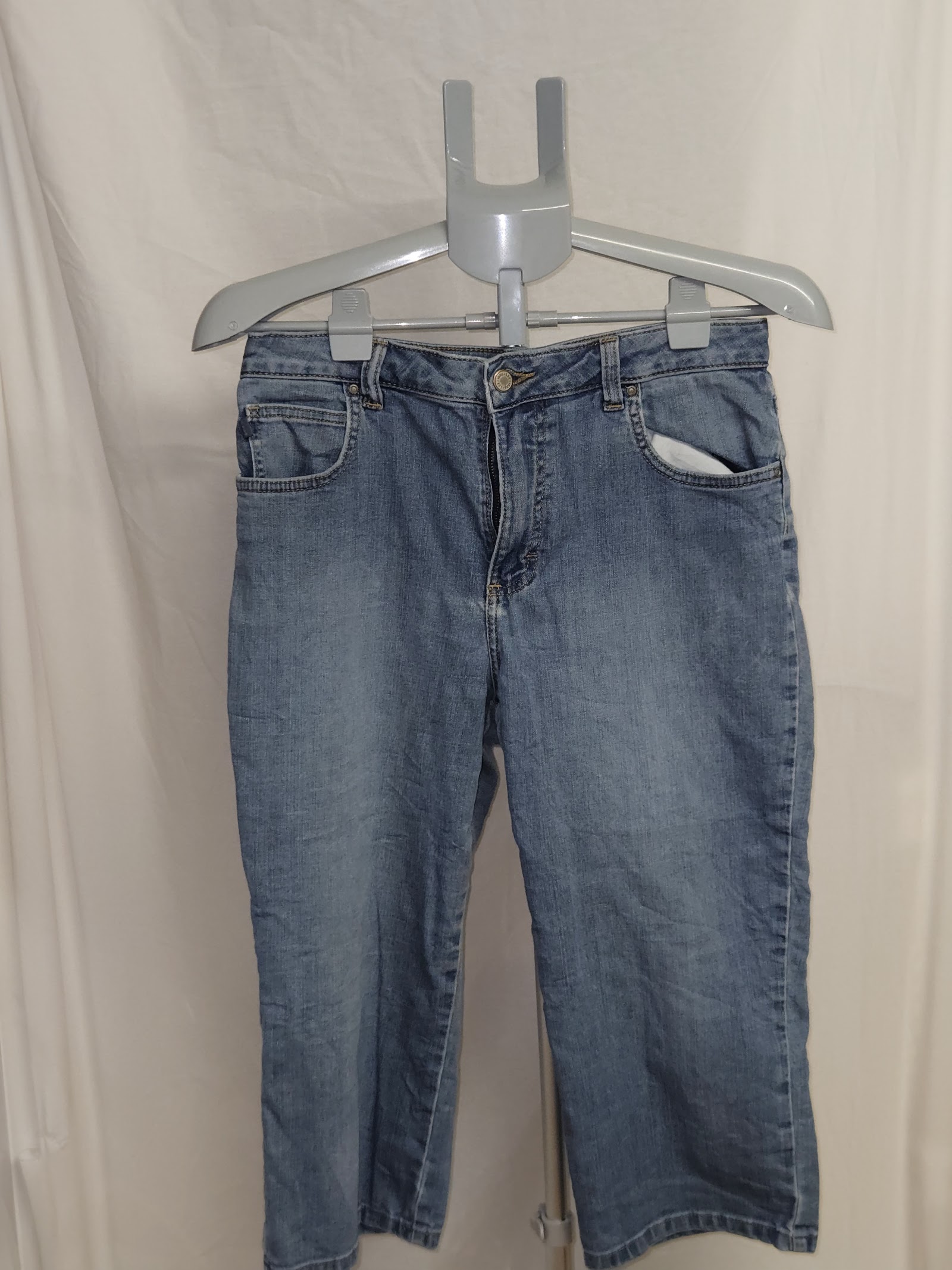 Lee Relaxed Fit Mid Rise Raw Hem Cropped Jeans