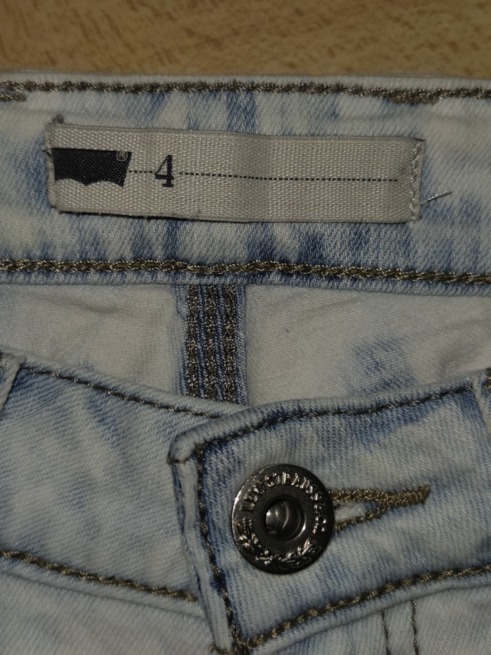 Genuine Levi Strauss Signature White Contrast Stitch Capri Jeans, 4 / W27, photo 3
