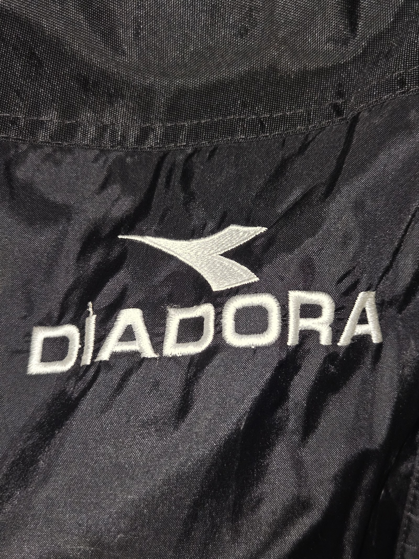 Genuine Diadora Black Hooded Lightweight Windbreaker Jacket, L, photo 3