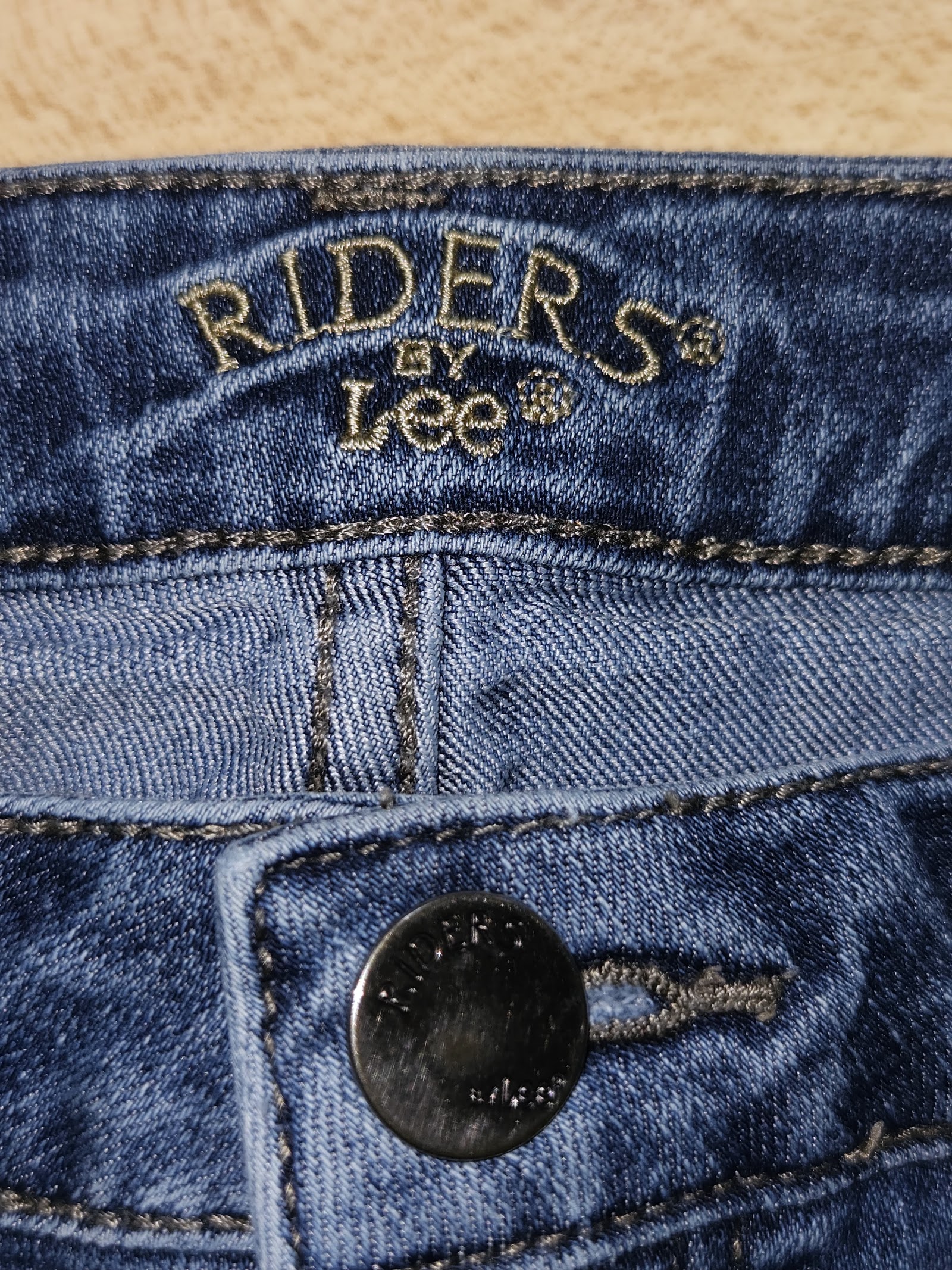Genuine Riders by Lee Mid Blue Capri Jeans, 14 M, photo 3