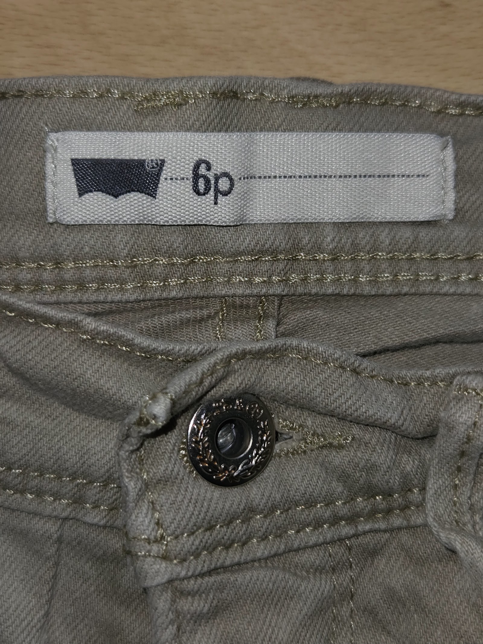 Genuine Levi's Khaki Petite Cropped Capri Jeans, US 6P / W28 Petite, photo 3