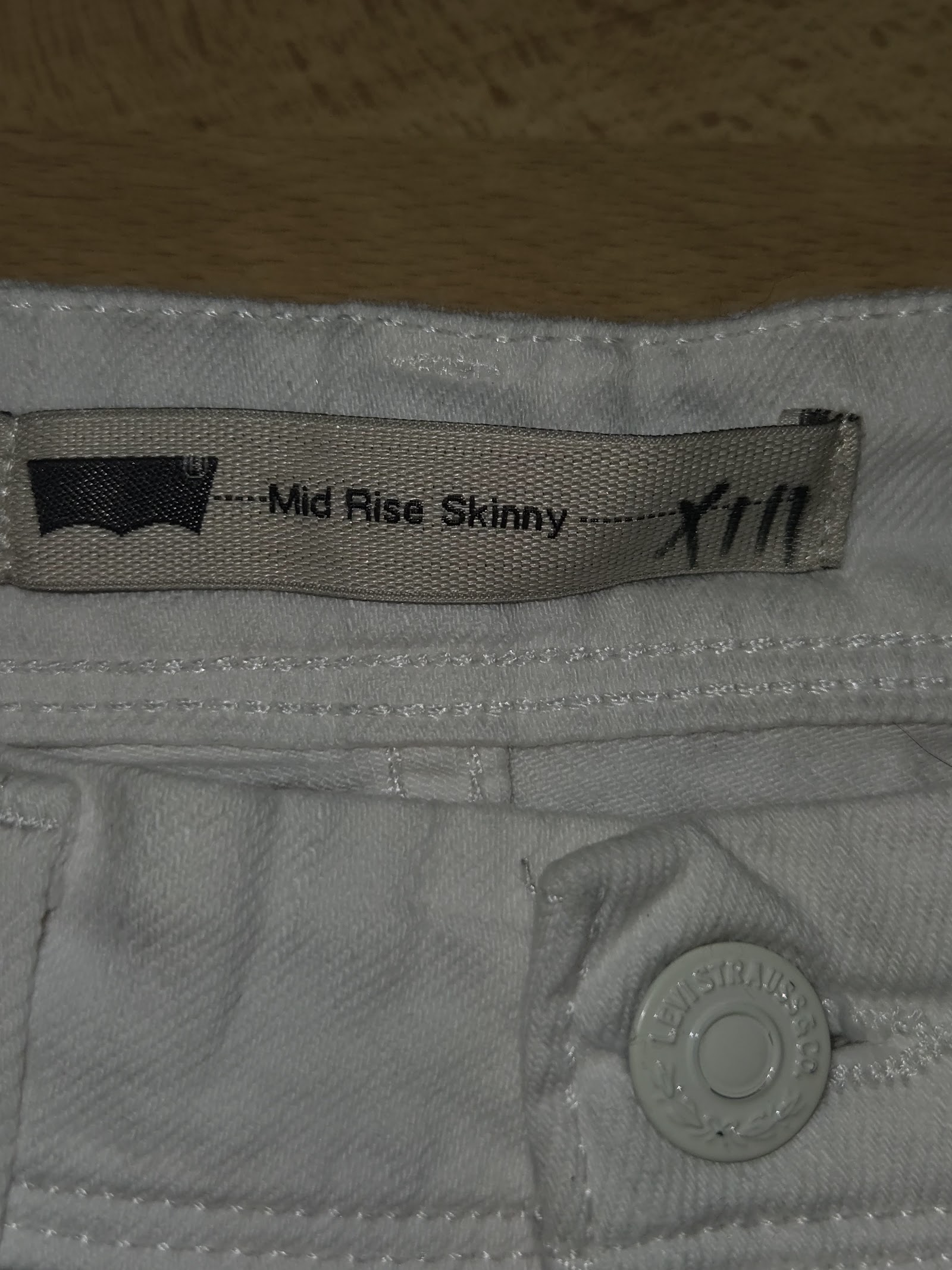 Genuine Levi's X111 Mid Rise Skinny White Capri Jeans, 8 / W28, photo 3