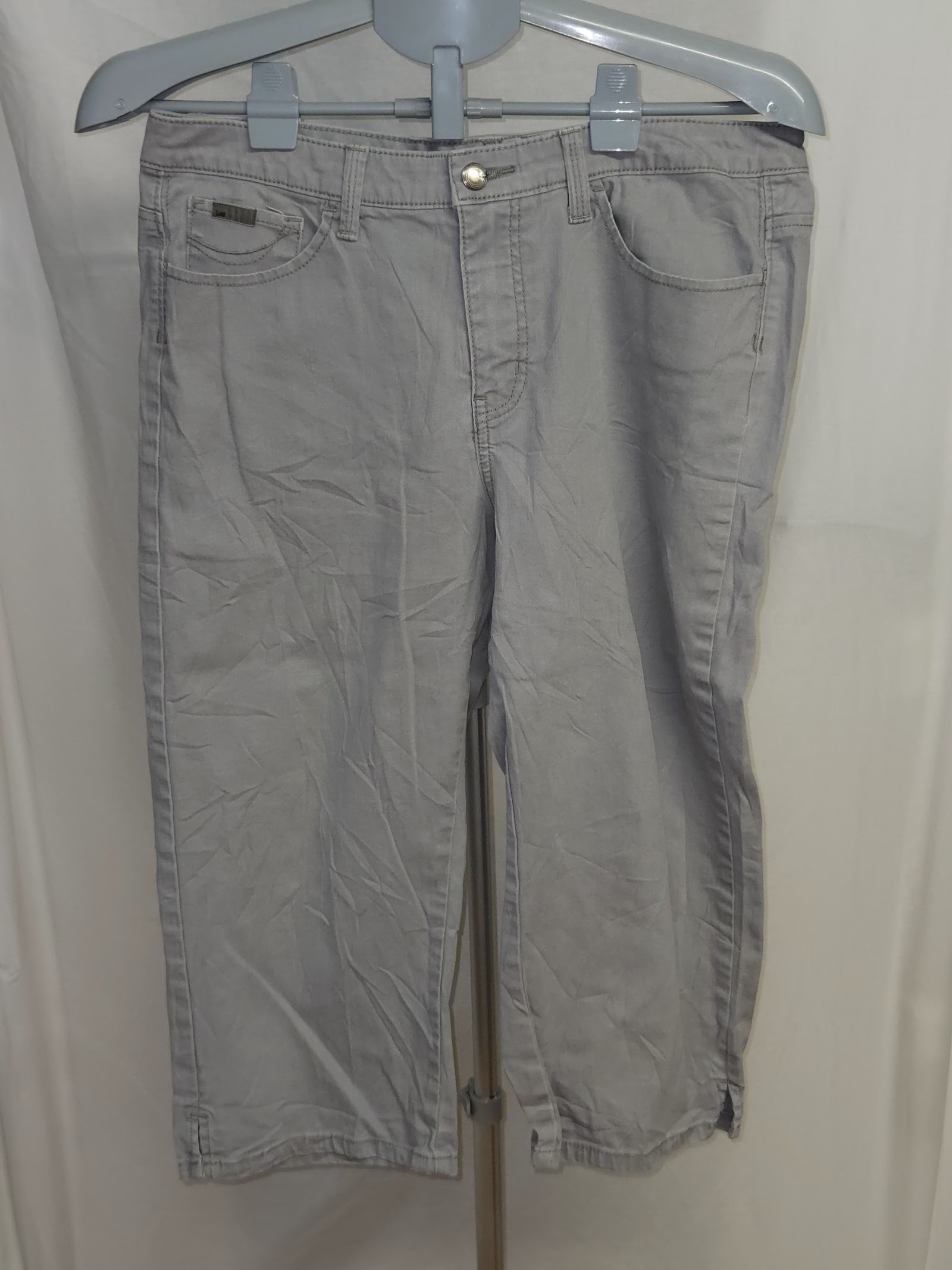 Lee Grey Lower Waist Capri Jeans