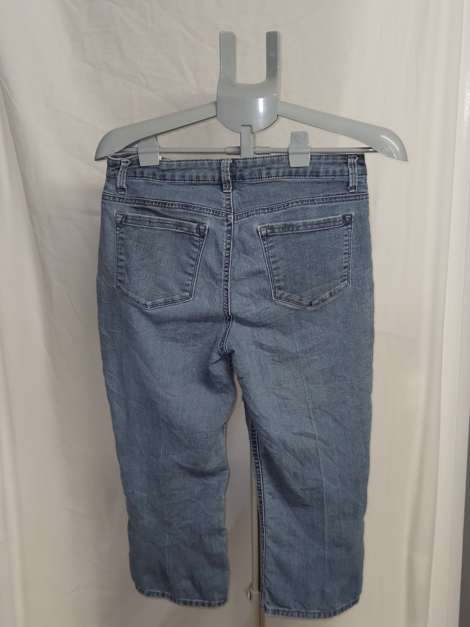 Genuine Riders by Lee Mid Blue Five Pocket Capri Jeans, Measured UK 14, photo 2