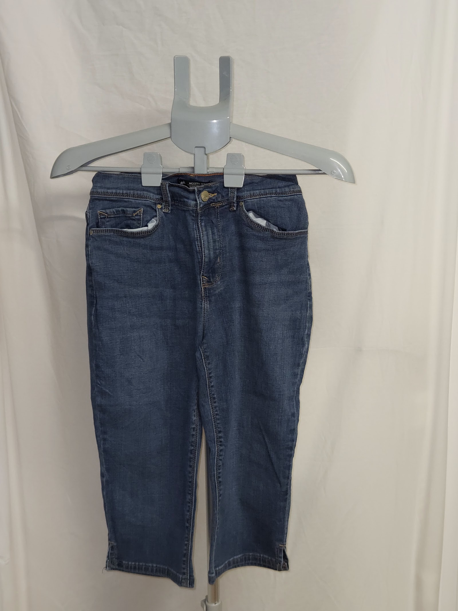 Lee Modern Series Midrise Fit Mid Blue Capri Jeans