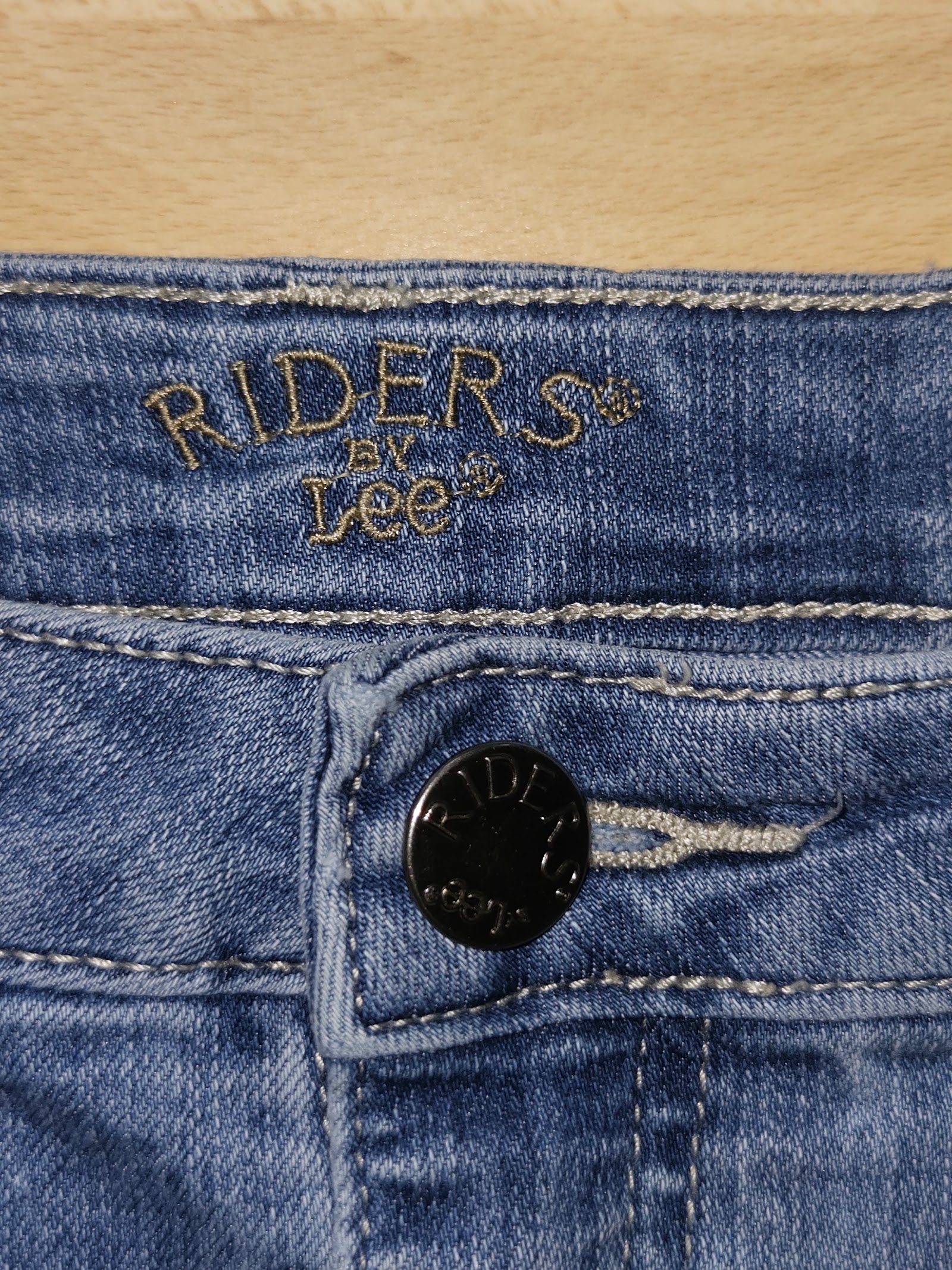 Genuine Riders by Lee Light Blue Capri Jeans, Measured W32 approx., photo 3