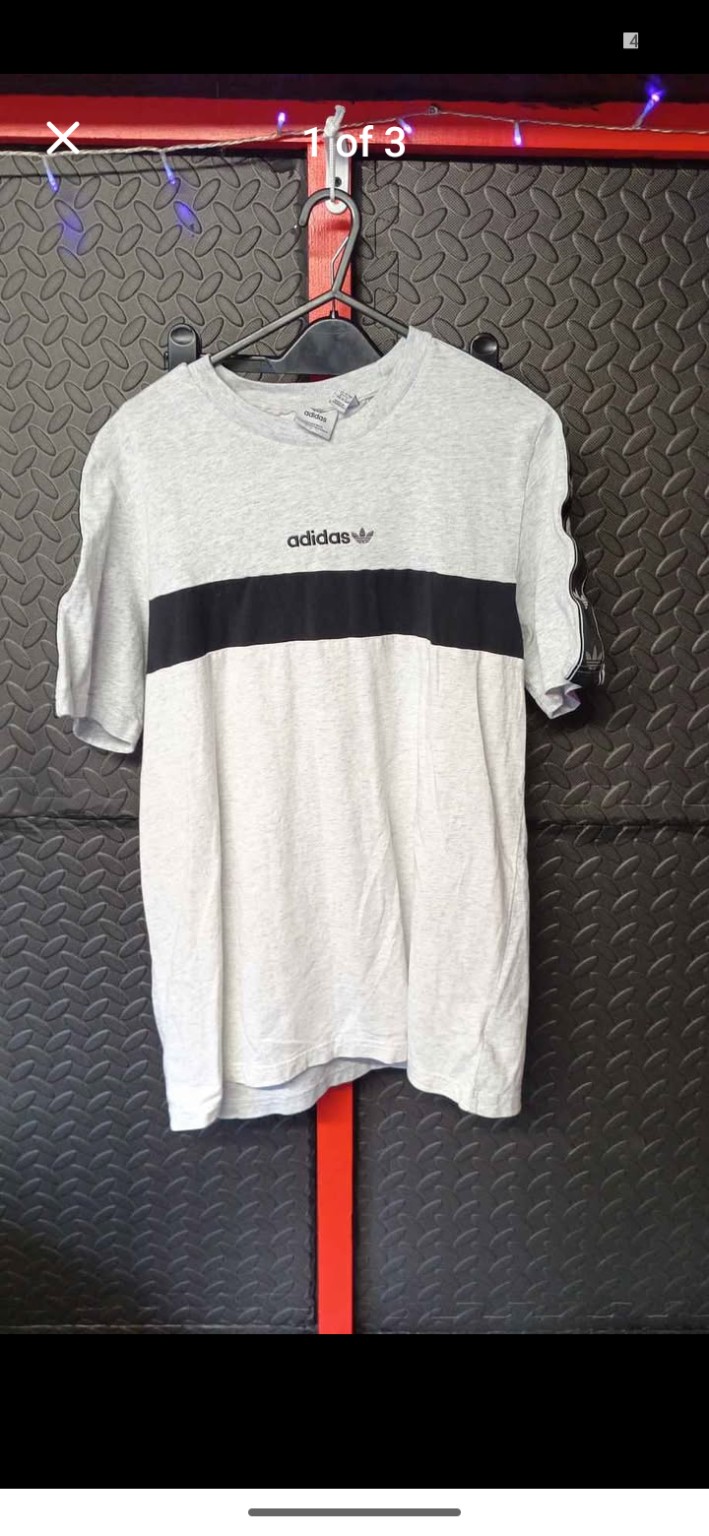 Adidas Originals Boys grey and black panel T-shirt