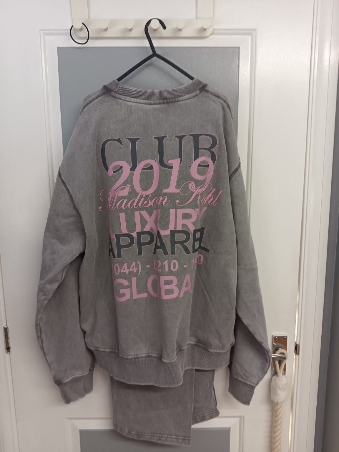 Genuine Madison Kohl Grey-wash Club 2019 two-piece sweatshirt and jogger set, Top XL / bottoms XXL, photo 2